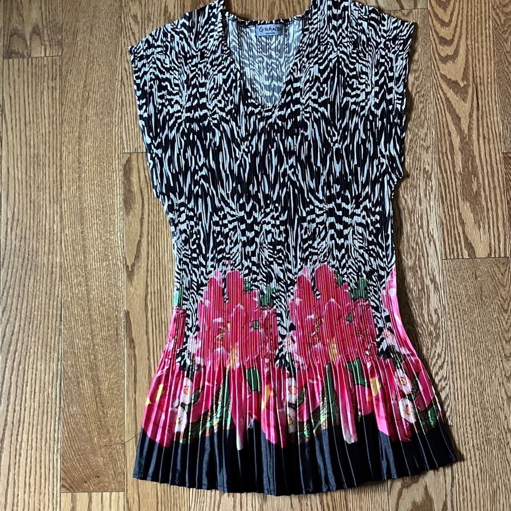 Chico's Black and Pink Pleated Blouse